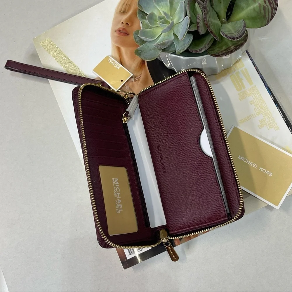 (new+tag) Michael Kors wristlet signature monogram large flat phone case…
